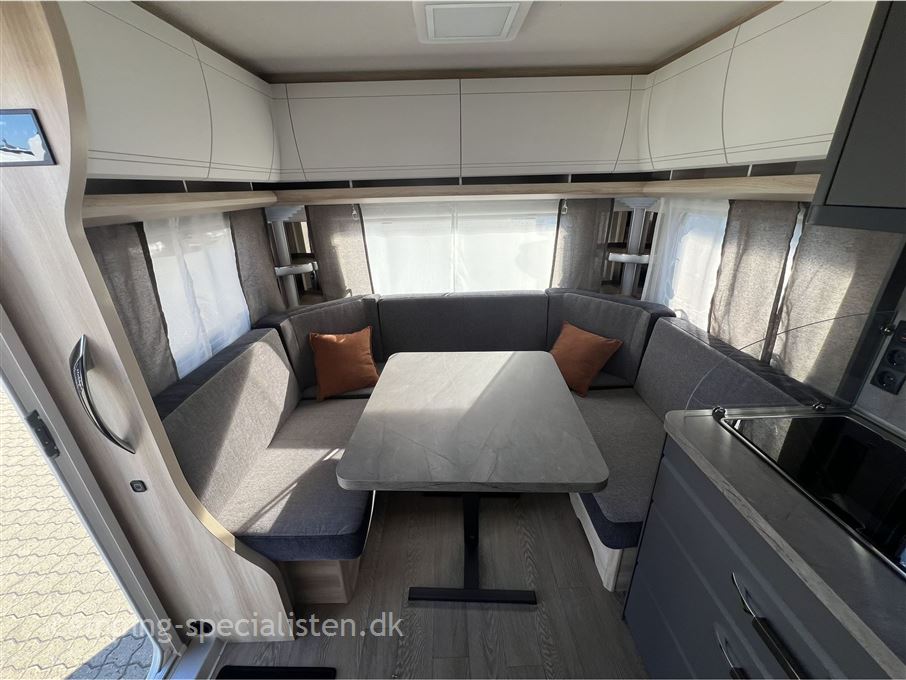 Hobby De Luxe 460 UFe